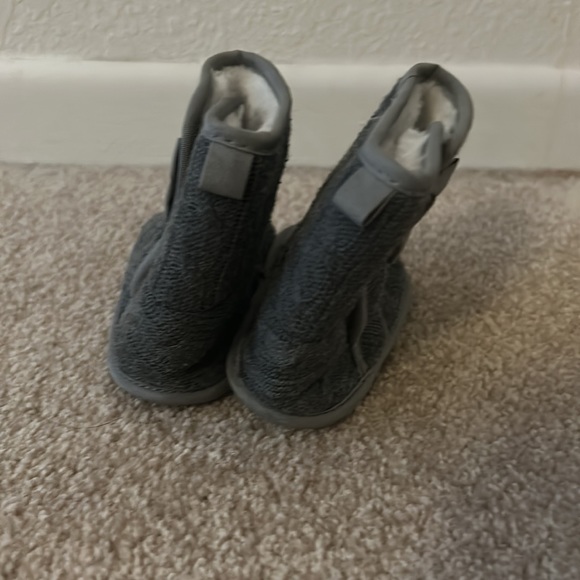Gray boots 3-6 Months. Like new great condition!! - Picture 2 of 5